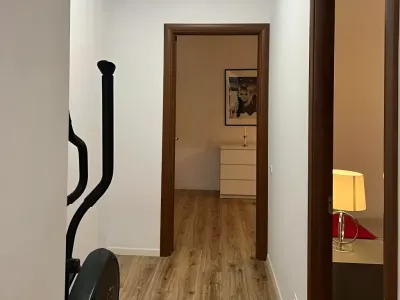 inchiriere apartament Sector 2, București hol generos cu bicicletă